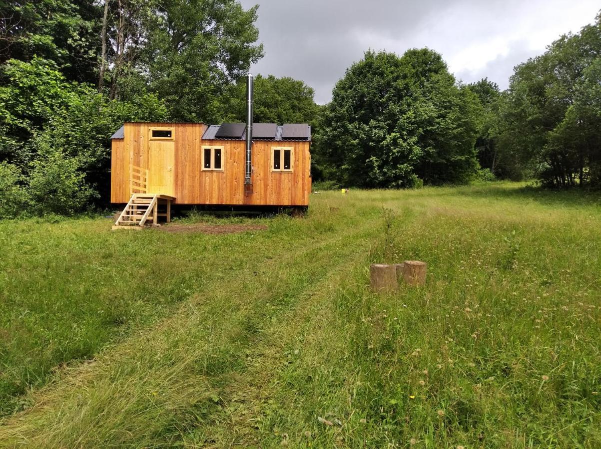 Celorocni Glamping V Pohodlnem Domecku Villa Vyprachtice Bagian luar foto